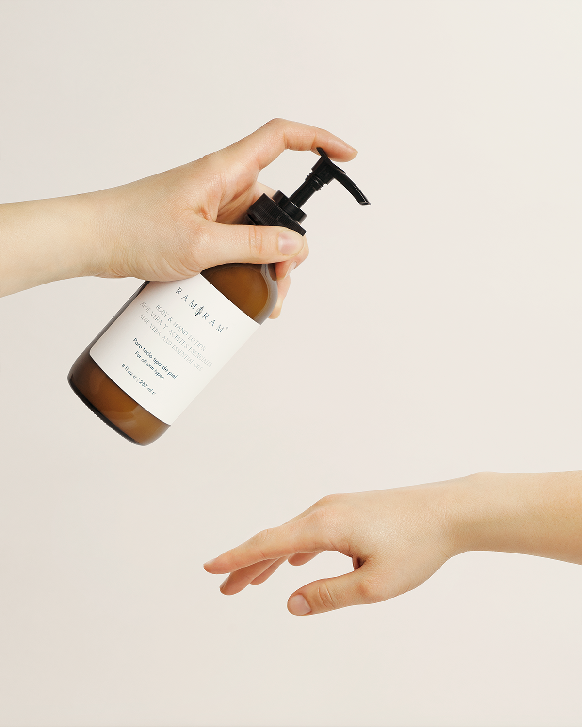 Hand and Body Lotion Aceites Esenciales y Aloe Vera 8oz